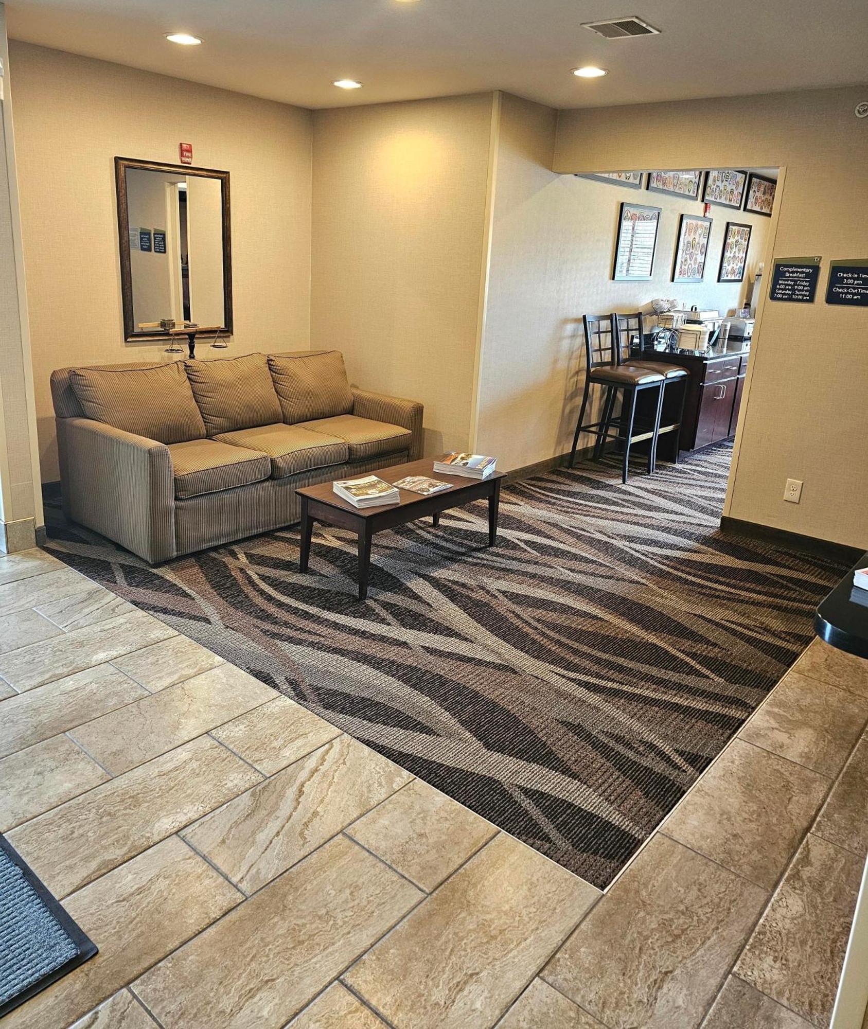 Cobblestone Inn & Suites - Clintonville Zewnętrze zdjęcie