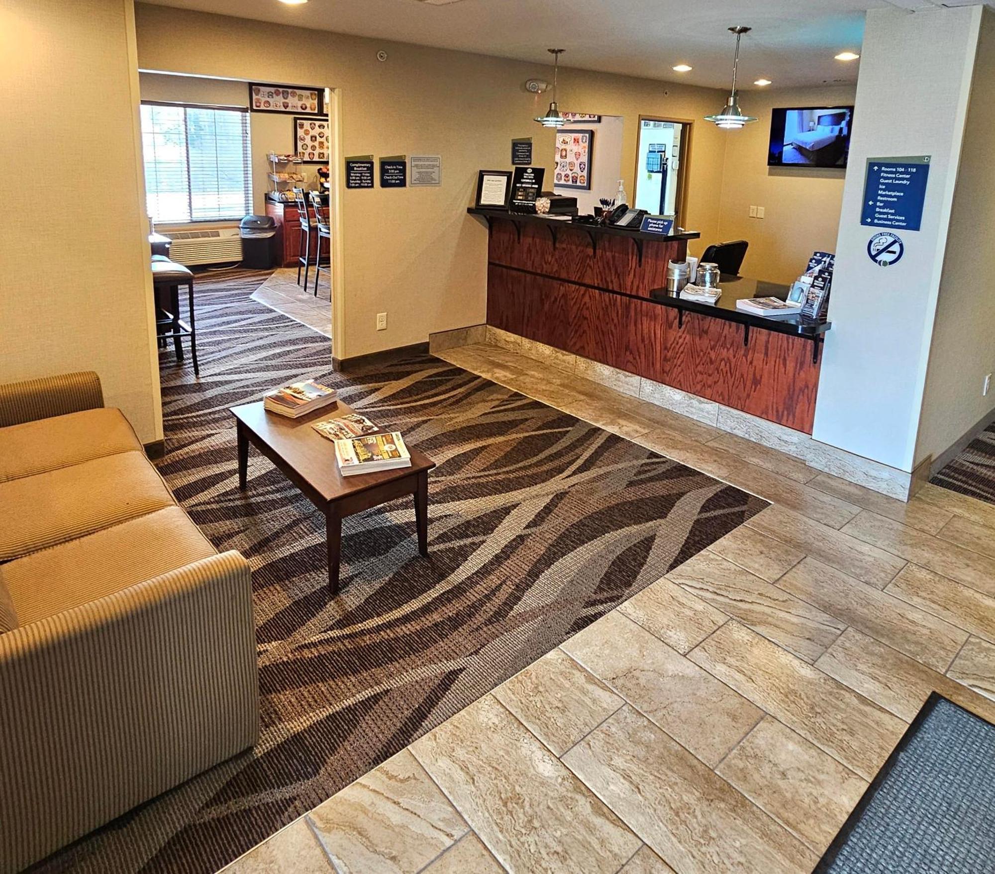 Cobblestone Inn & Suites - Clintonville Zewnętrze zdjęcie
