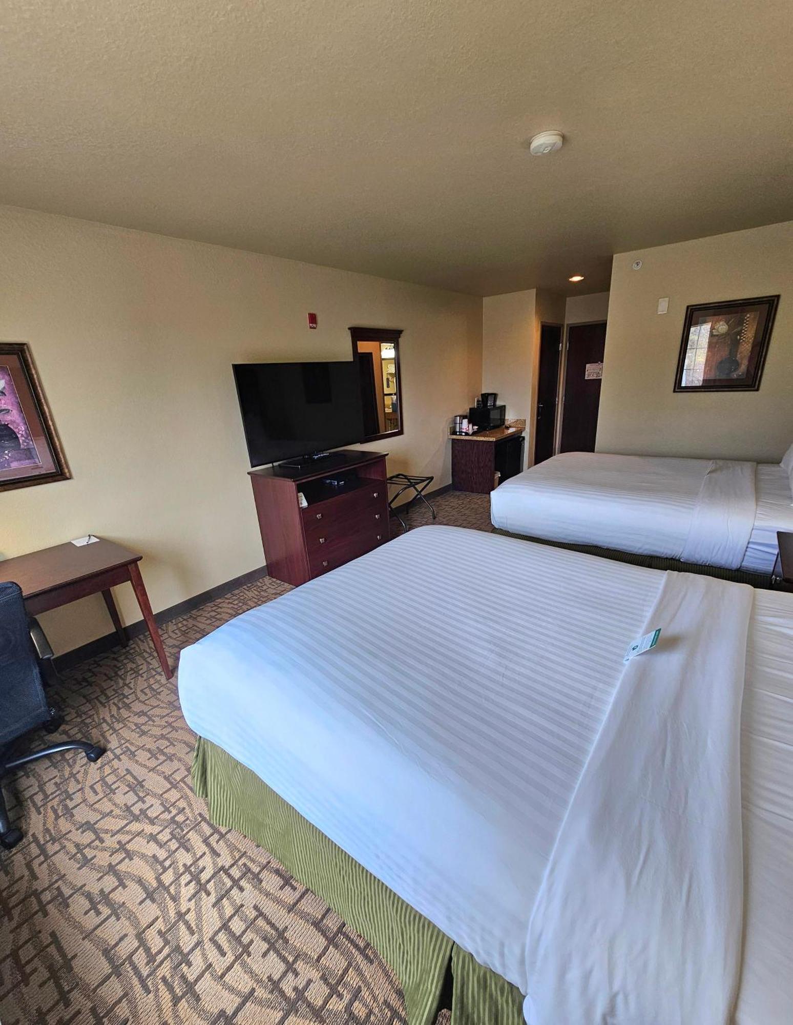 Cobblestone Inn & Suites - Clintonville Zewnętrze zdjęcie