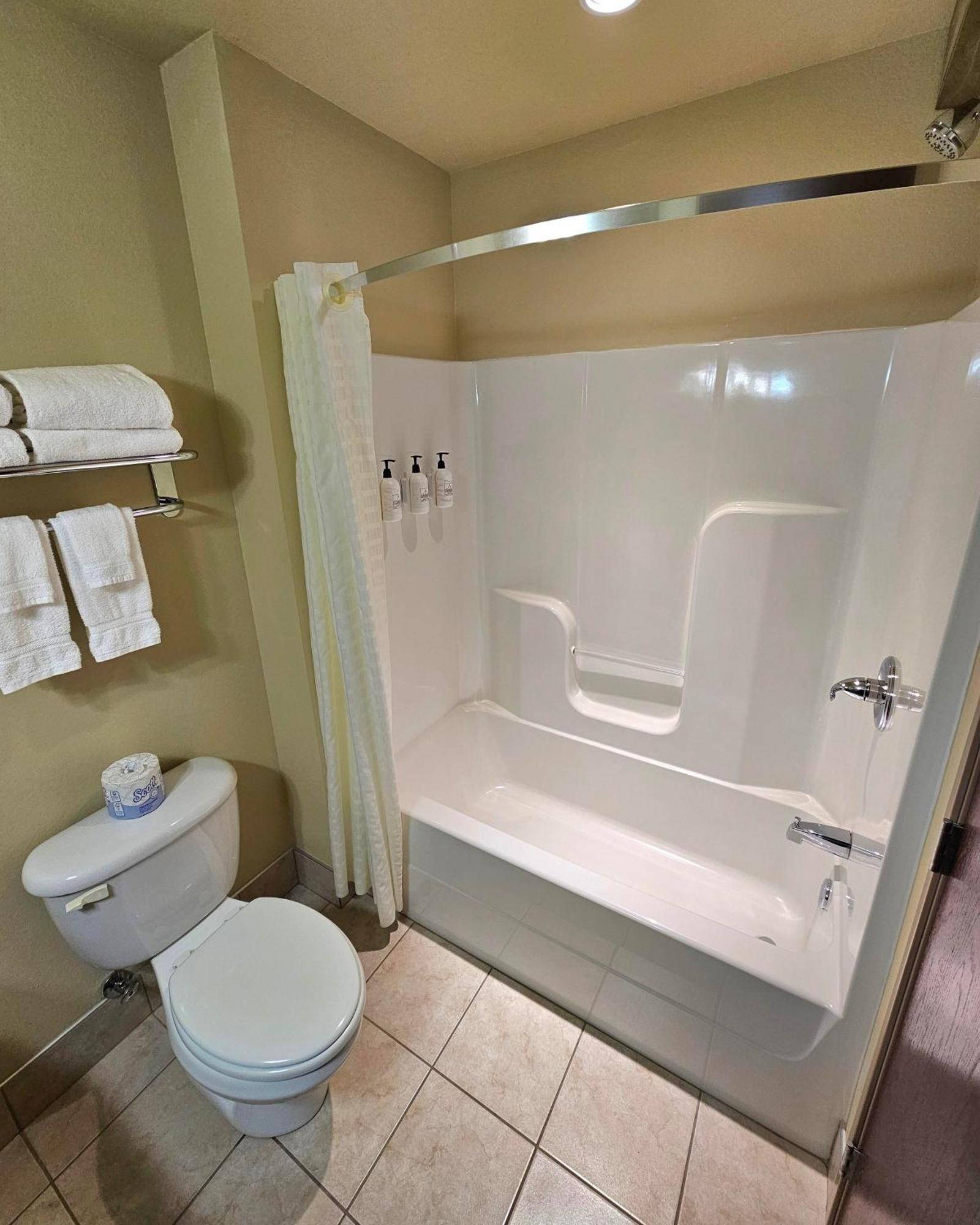 Cobblestone Inn & Suites - Clintonville Zewnętrze zdjęcie