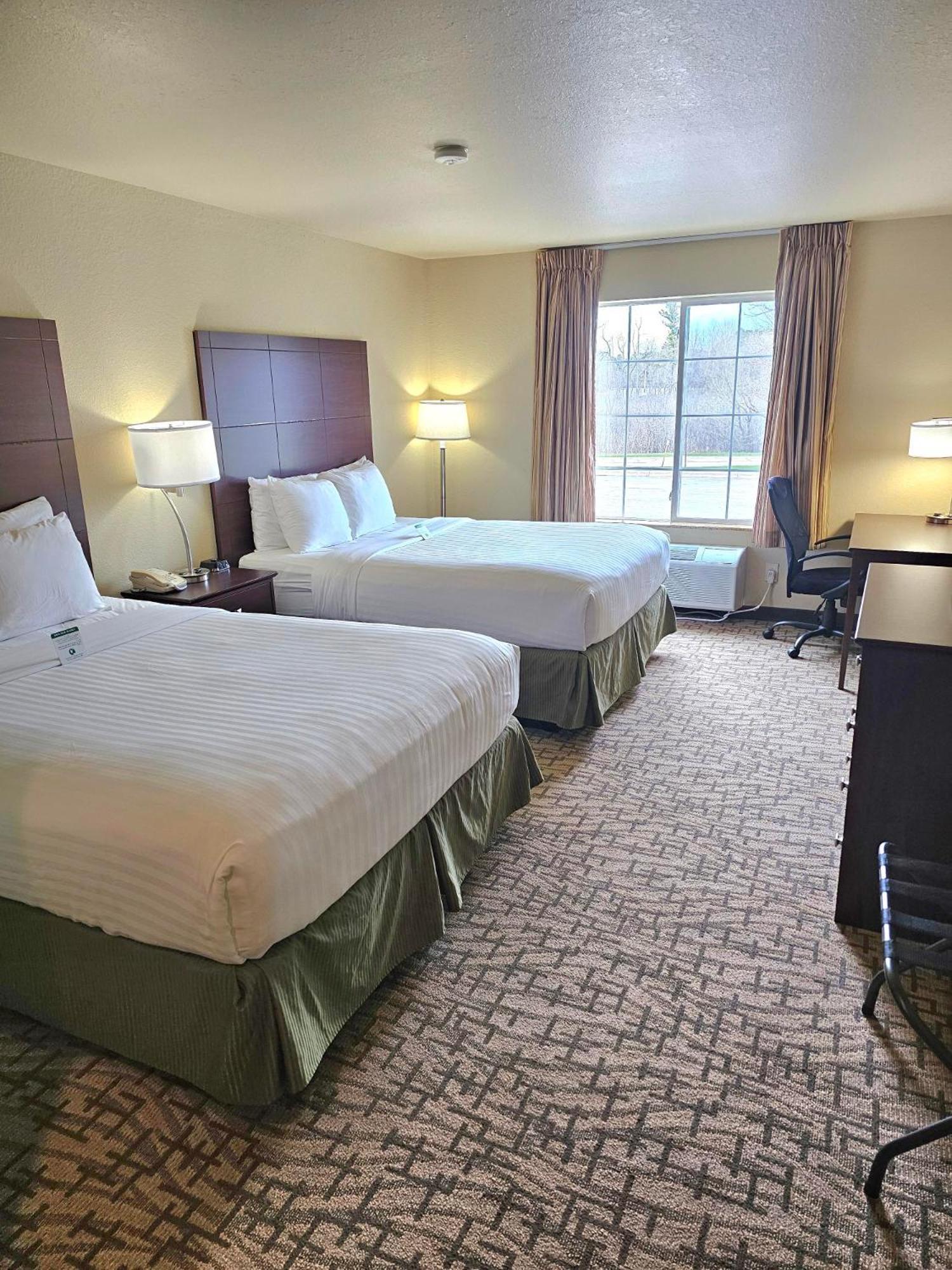 Cobblestone Inn & Suites - Clintonville Zewnętrze zdjęcie