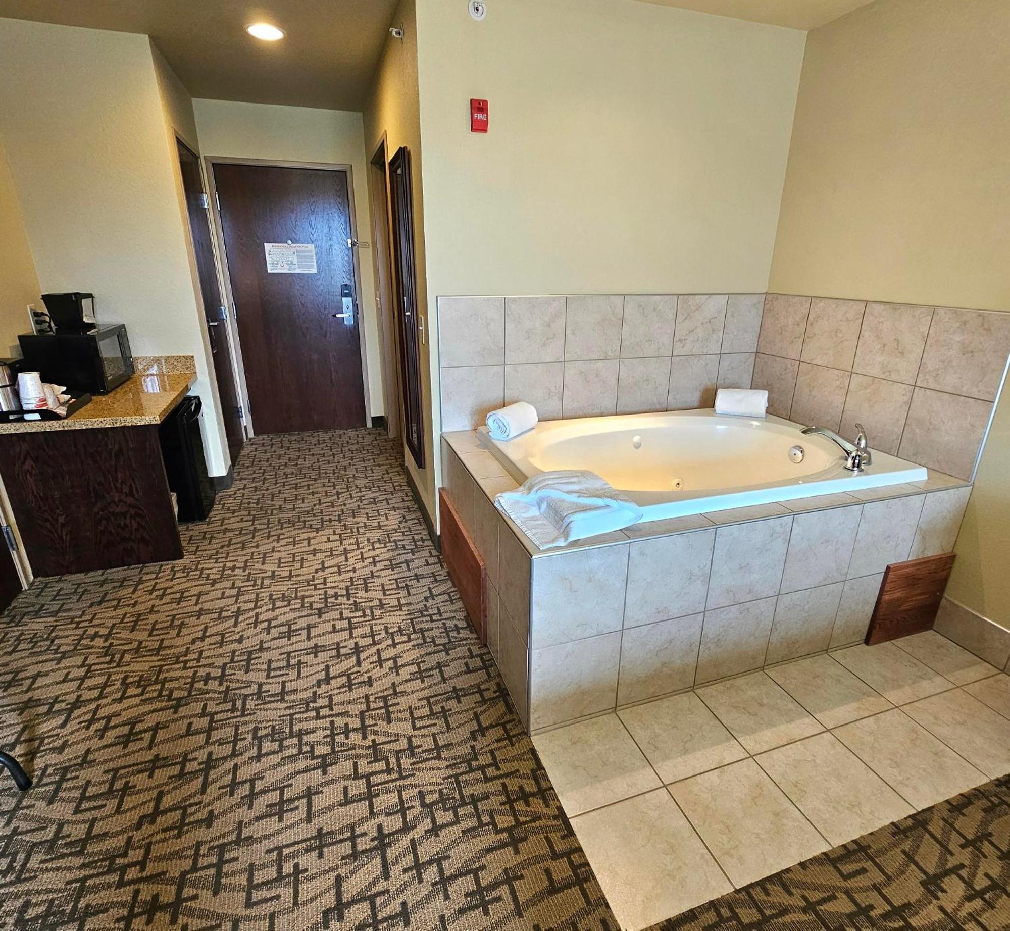 Cobblestone Inn & Suites - Clintonville Zewnętrze zdjęcie