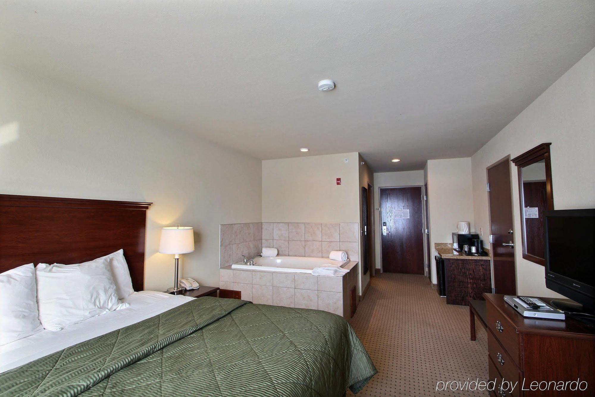 Cobblestone Inn & Suites - Clintonville Zewnętrze zdjęcie