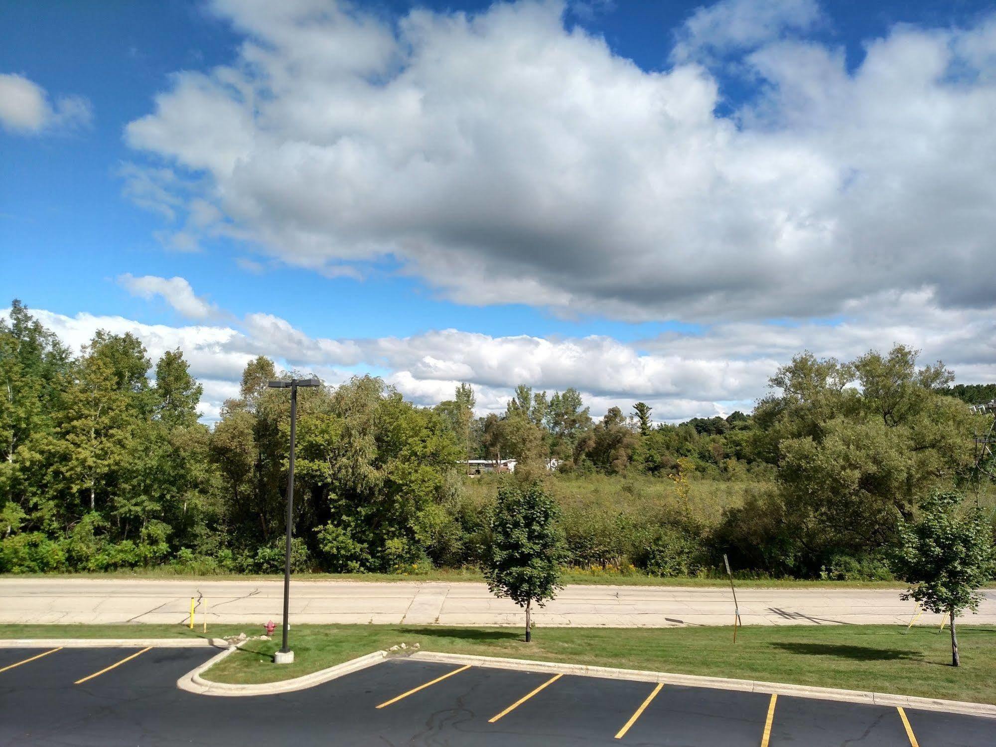 Cobblestone Inn & Suites - Clintonville Zewnętrze zdjęcie
